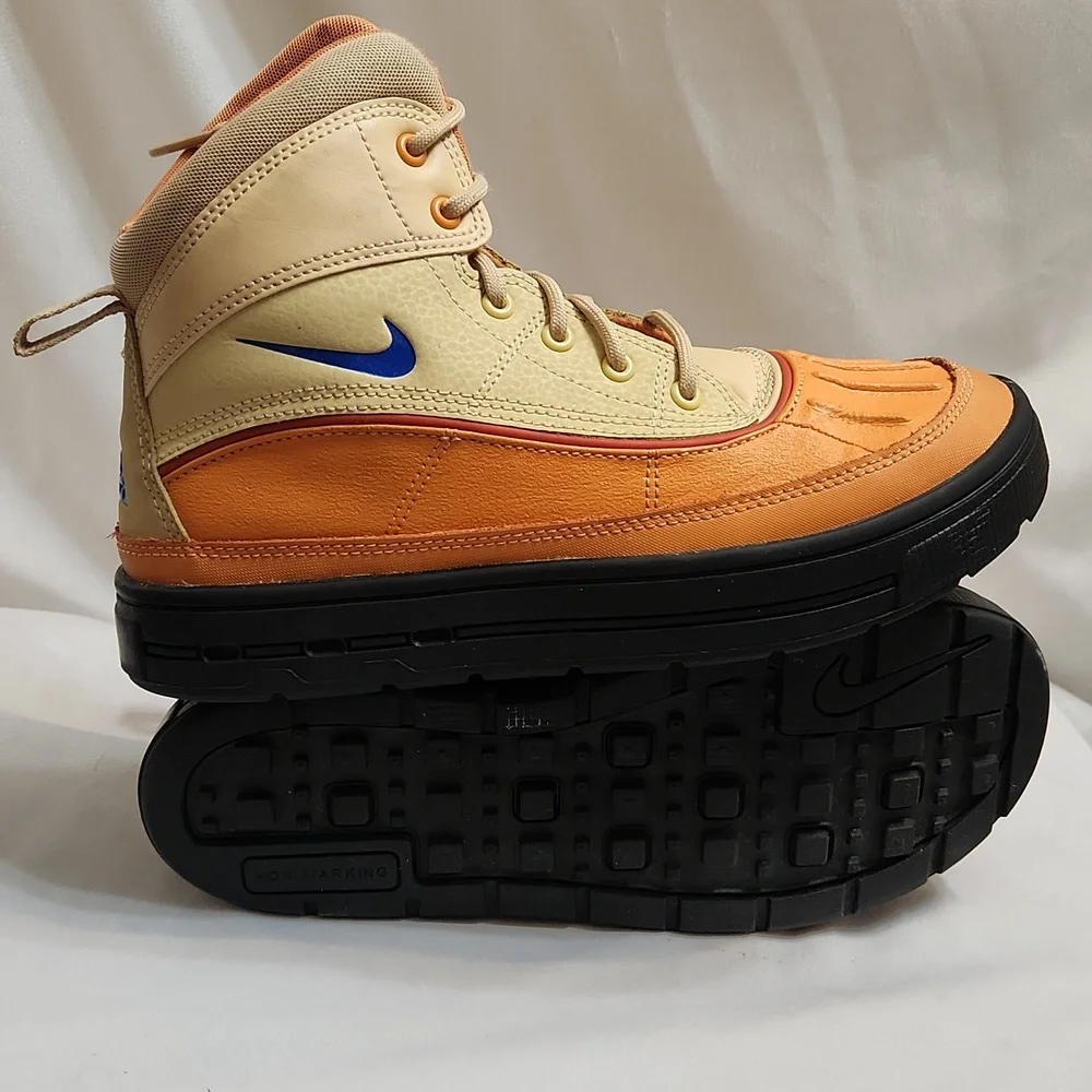 Nike ACG Woodside 2 High-top Orange Tan Lace-up Boots (Big Kids Size 4Y)